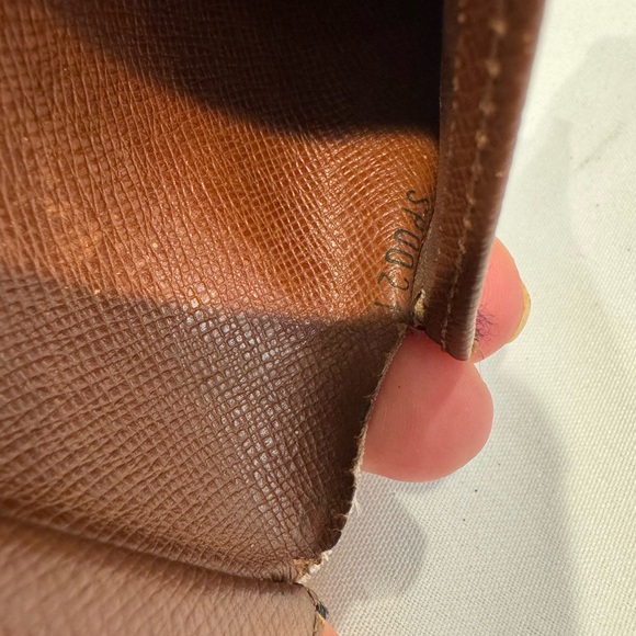 Project but Authentic Louis Vuitton wallet with removable card case - Picture 9 of 16